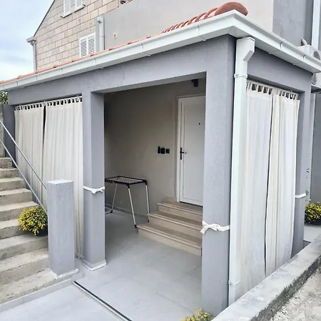 Marich Apartment *